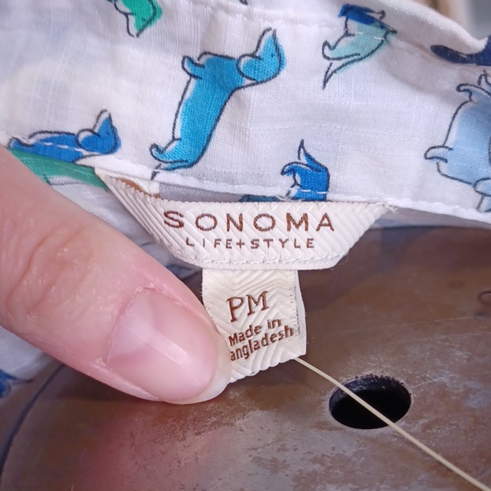 Sonoma Sleeveless Button-Down Shirt in White with Blue & Green Dachshund Print - Picture 4 of 4
